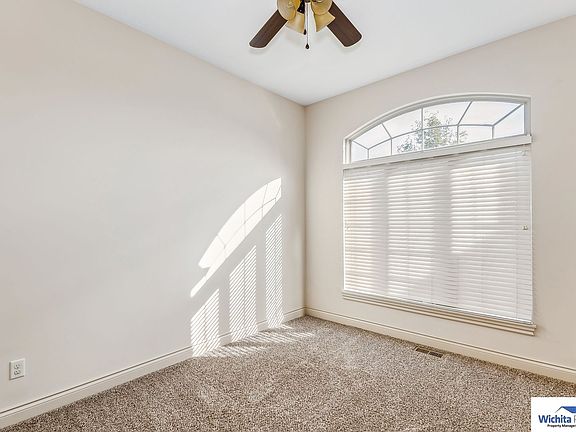 5th image of 1707-1709 N Bedford Cir #1707