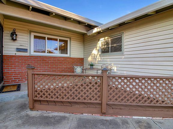 5th image of 1373 Lindsay Way