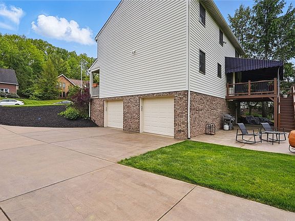 3rd image of 4302 Summervale Ct