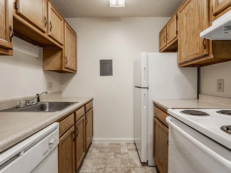 Bavarian Village Apartments — Photo 25