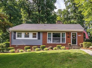 10805 Maple St, Fairfax, VA 22030