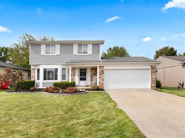 46537 Plum Grove Dr, Macomb, MI 48044