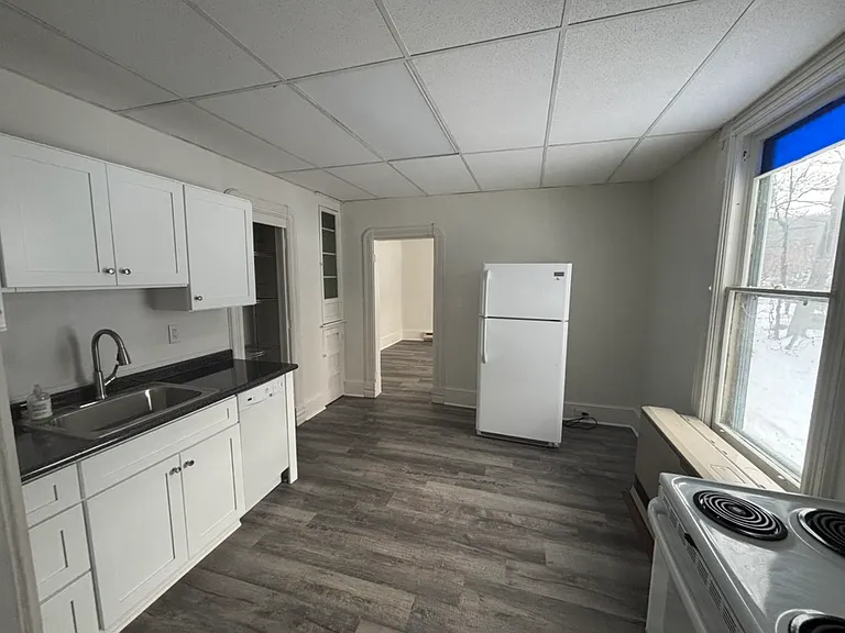 174 Main St #1A — Photo 6