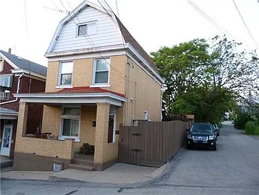 2 Dewitt St photo 1