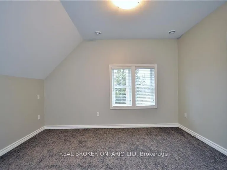 33 Beaconsfield Ave #2 — Photo 12