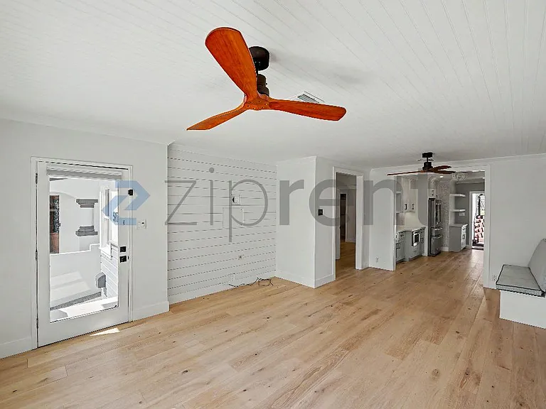 517 Sapphire St — Photo 5