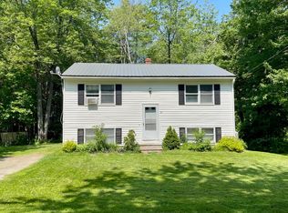 23 Forest Dr, Topsham, ME 04086