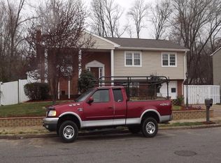 13307 Kurtz Rd, Woodbridge, VA 22193