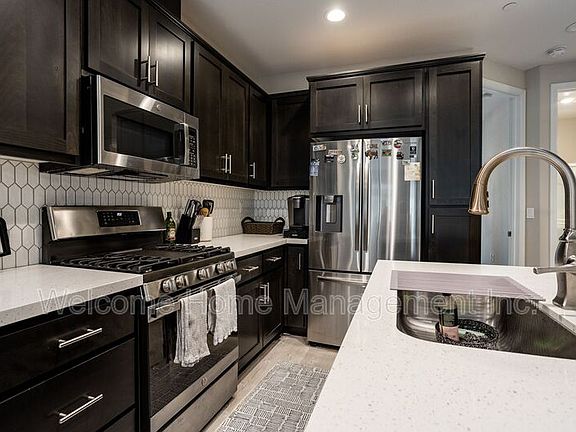 3rd image of 1828 Enclave Pl