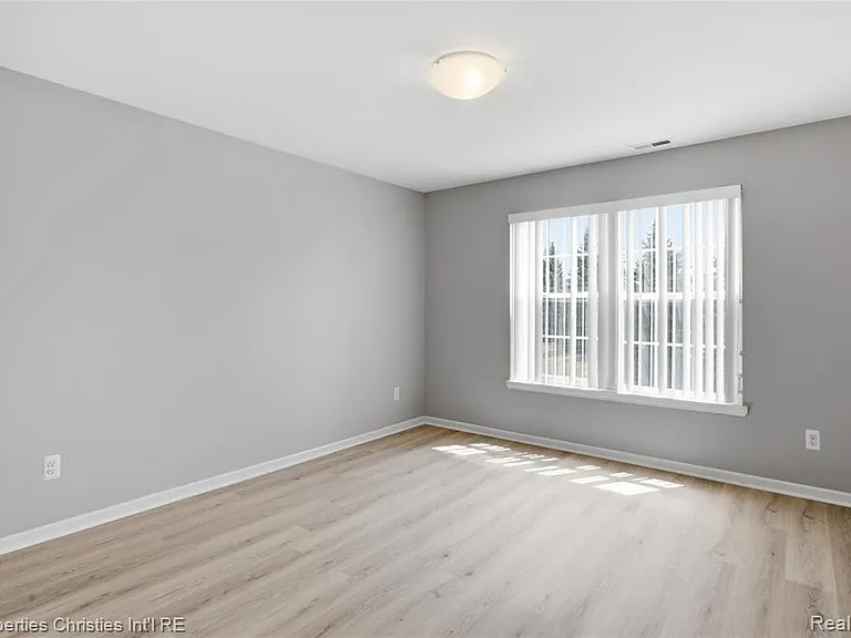 8413 Heywood Cir — Photo 20