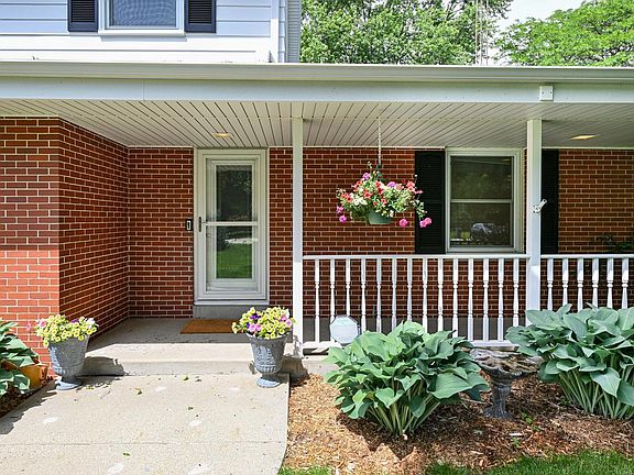 2nd image of 2736 Shamrock DRIVE