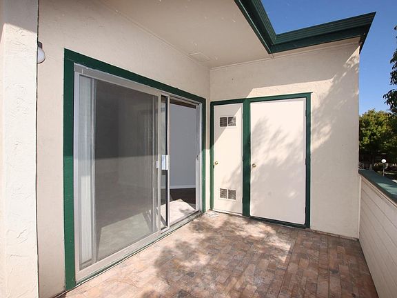 5th image of 2974 Flint St #90