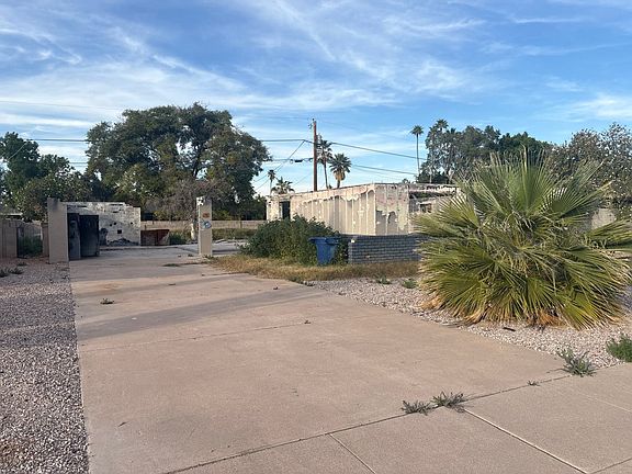 3rd image of 1138 E Del Rio Dr