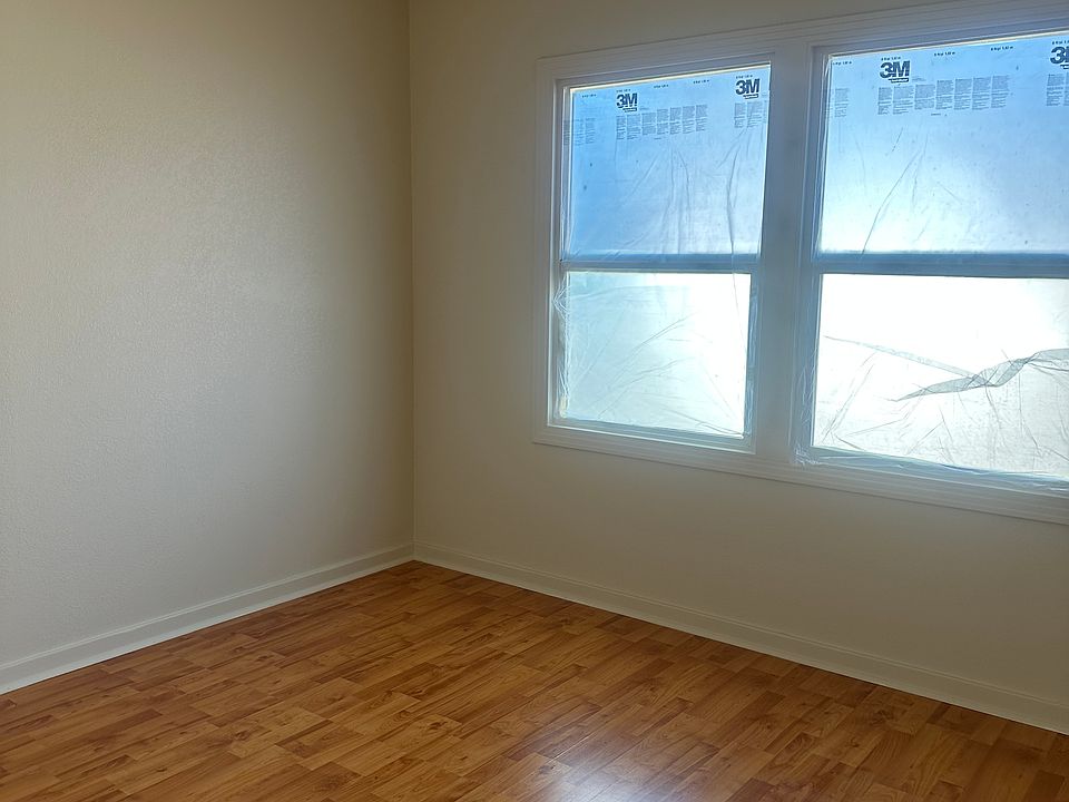 2nd image of 2515 N Center St