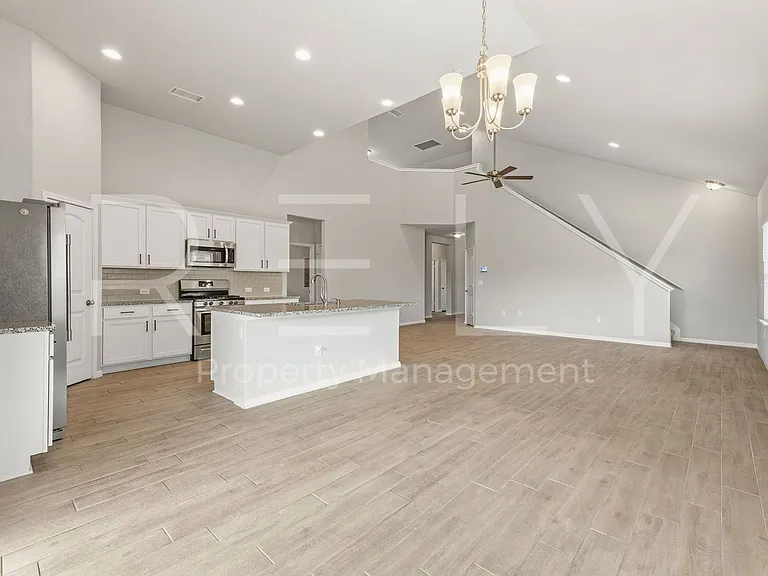 2412 Star Hill Rnch — Photo 11