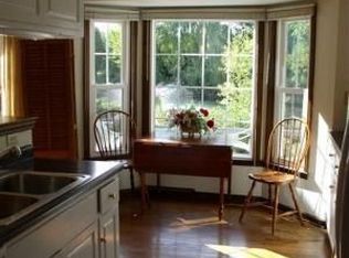 10349 N Westport Cir, Mequon, WI 53092