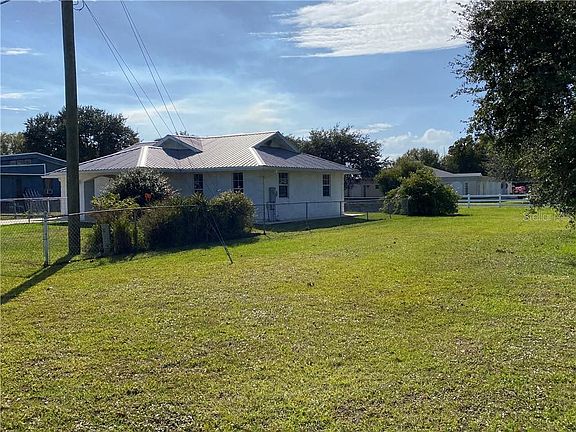 2nd image of 1638 Lake Dr W