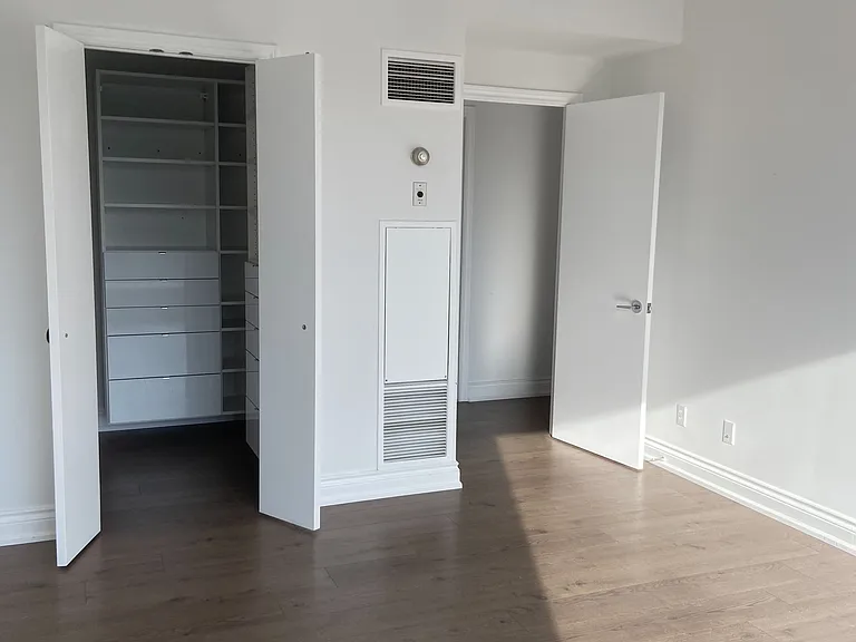 77 Avenue Rd #401 — Photo 16