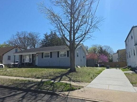 2nd image of 716 Hirsch Ave
