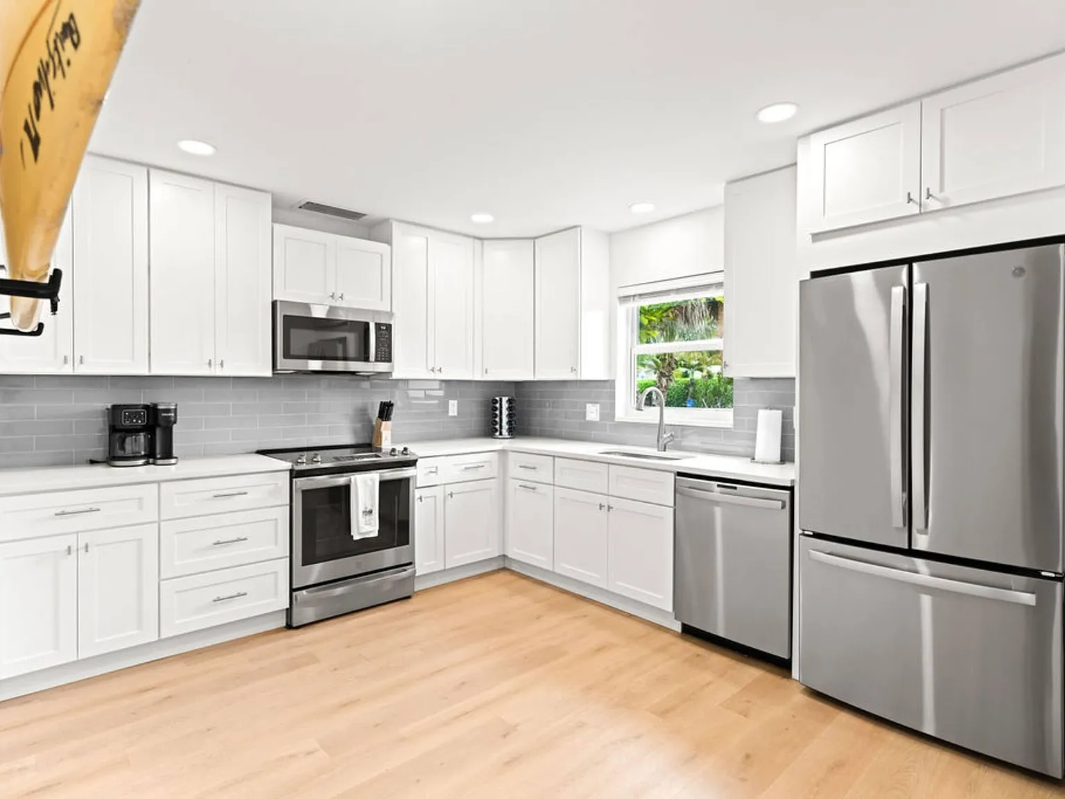 3 bed, 2.5 bath, 1444 sqft, $3,900 — Photo 4