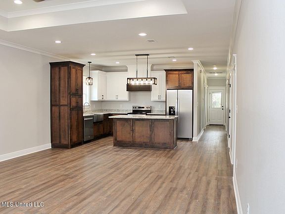 2nd image of 206 Marshall Smith Rd