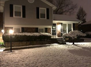 1012 Sir Lancelot Ln, Louisville, KY 40222