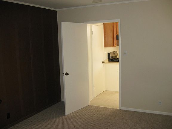 3rd image of 95 Fleetwood Dr