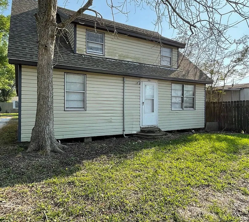 415 W Logan St