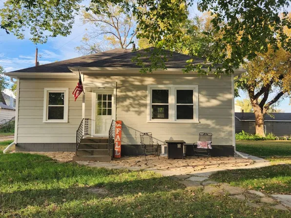 510 Elm St, Saint Paul, NE 68873