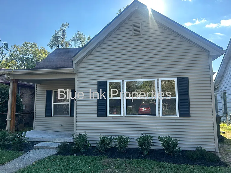 326 E 3rd St — Photo 1