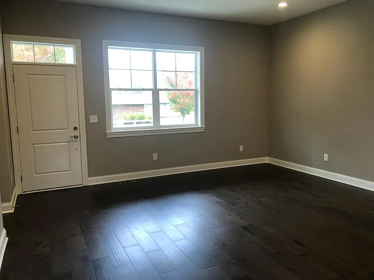 10341 Sawmill Rd — Photo 5