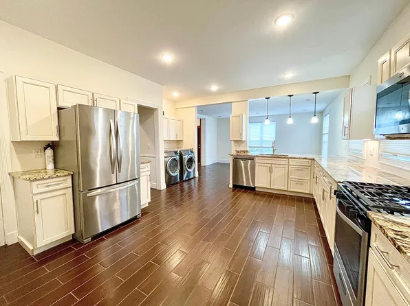 365 Green St, Syracuse, NY 13203