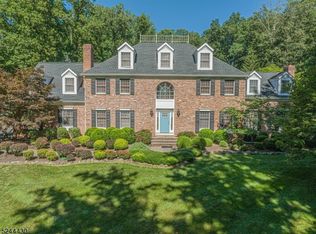 31 Country Oaks Rd, Lebanon, NJ 08833