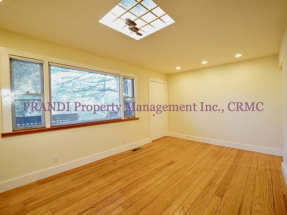 3rd image of 839 Reichert Ave APT 1