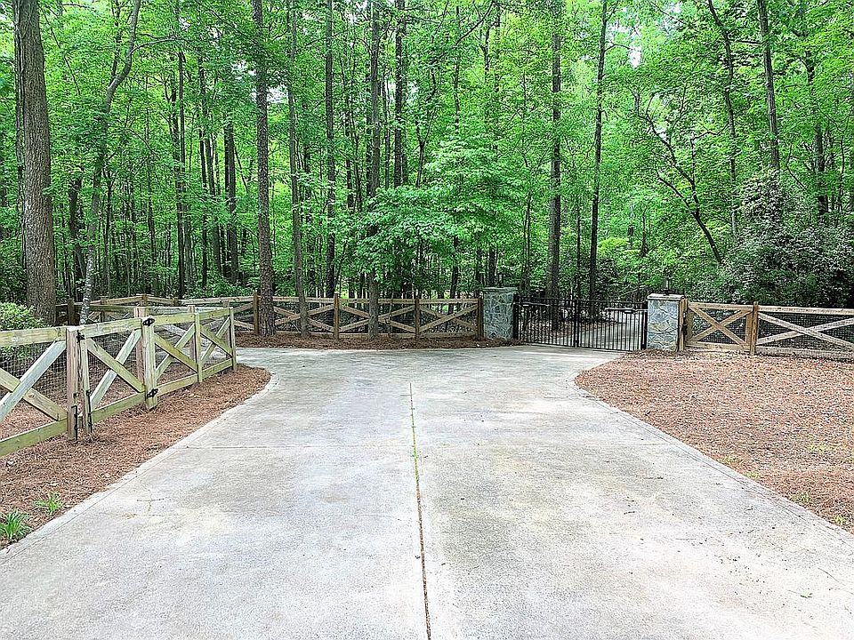 1st image of 3921 Lakeside Dr