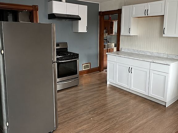 3rd image of 367-369 E Columbus Ave #3