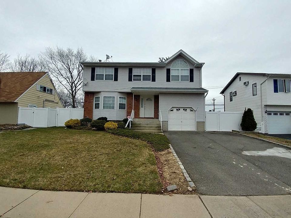 1st image of 217 Red Maple Dr S