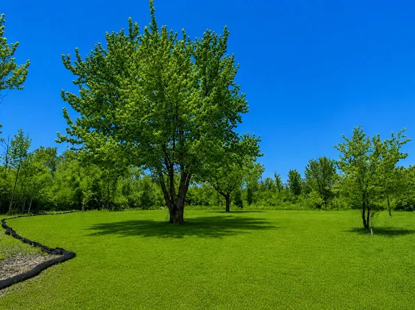 2516 W RANGE LINE TERRACE, Mequon, WI 53092