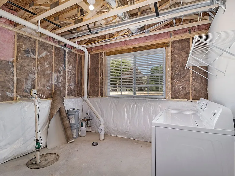2327 Shadycroft Dr — Photo 18