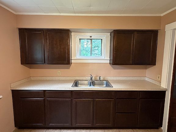 2nd image of 2700 Montclair Ave #1