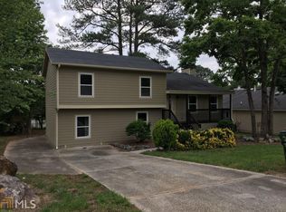 2462 Mistletoe Ln, Snellville, GA