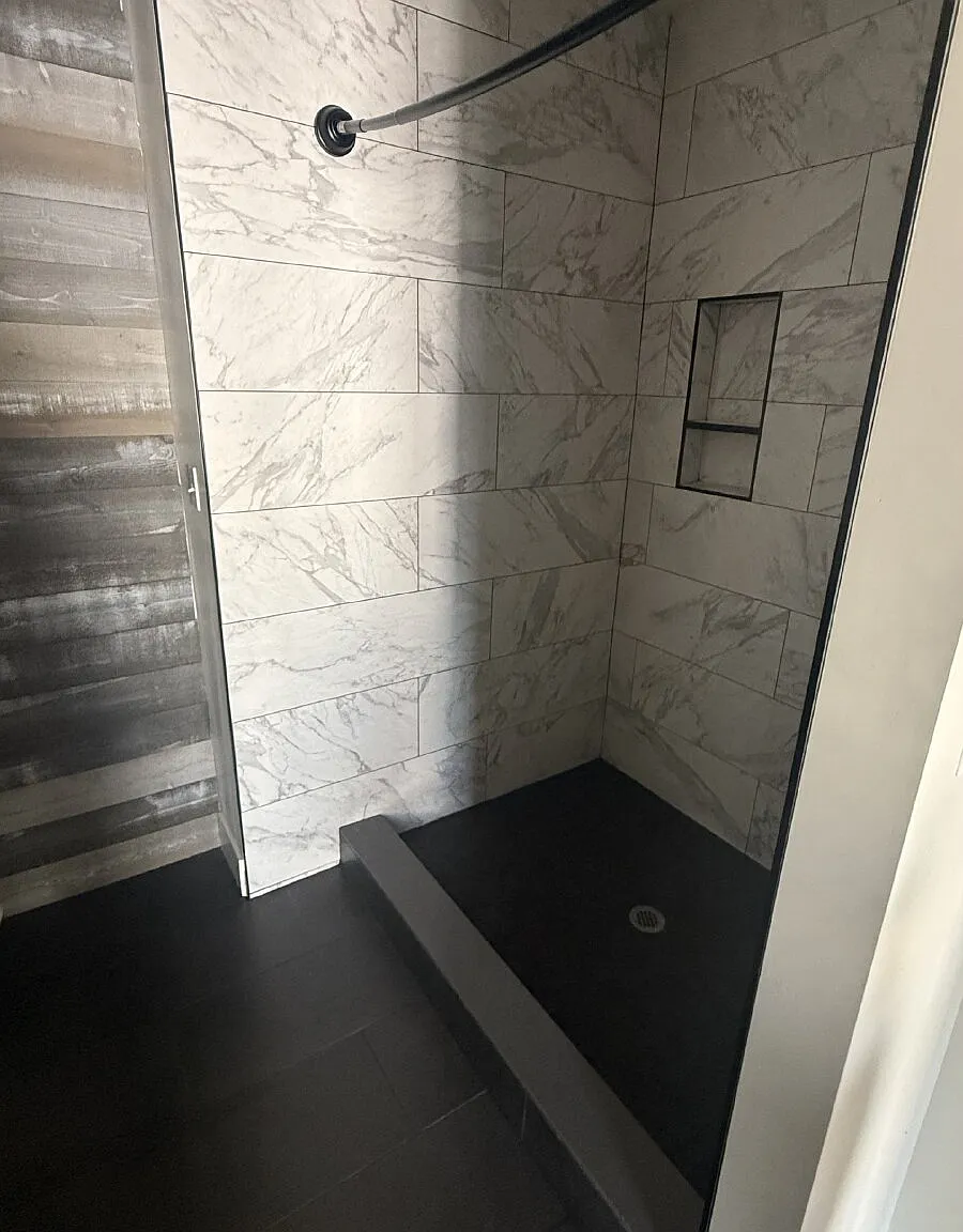 2 bed, 1.5 bath, 880 sqft, $1,495 — Photo 2