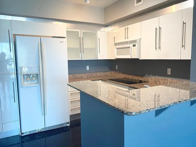 335 Biscayne Blvd #4200 — Photo 27