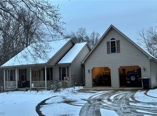 3115 Lovers Ln, Ravenna, OH 44266