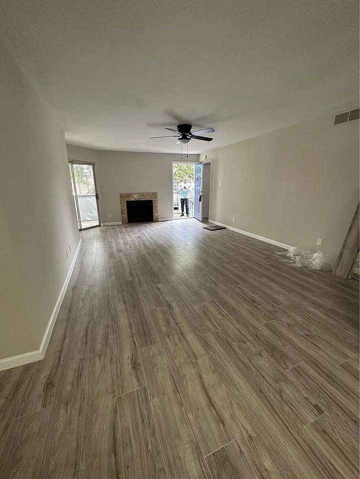 2 bed, 1068 sqft, $1,400 — Photo 2