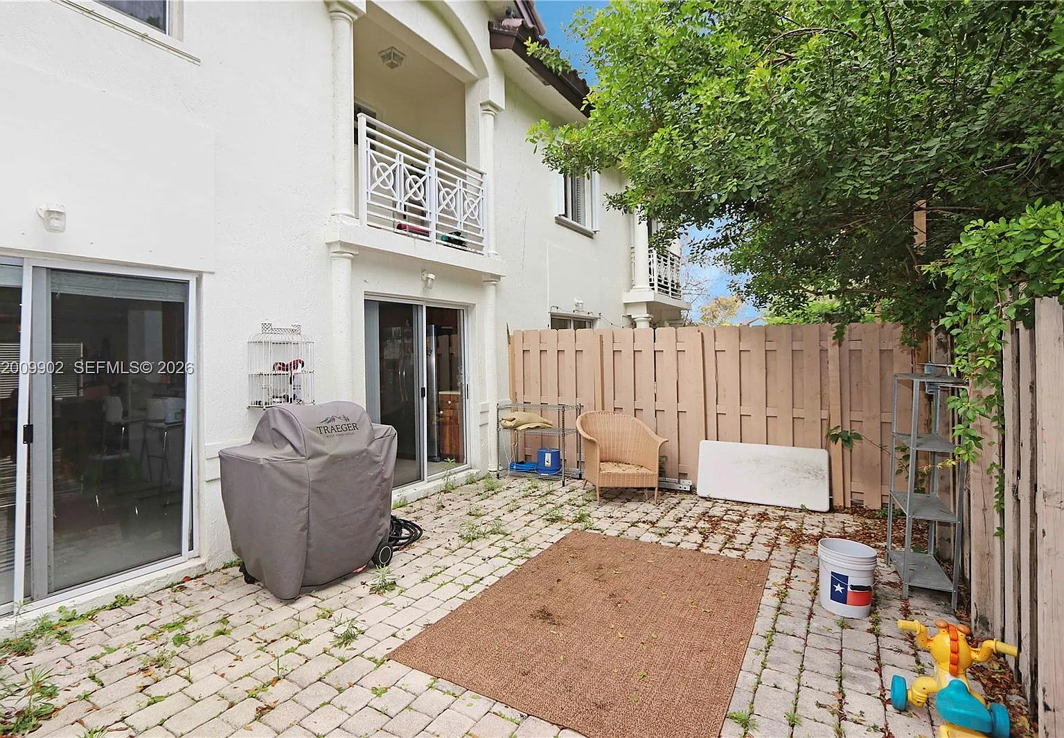 3 bed, 3.0 bath, 2206 sqft, $3,600 — Photo 4