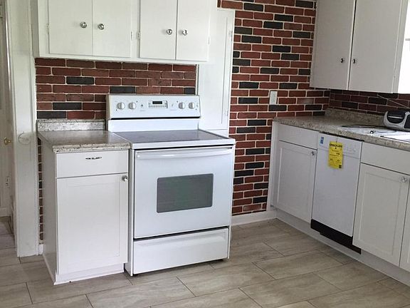 Kitchen, dishwasher &range