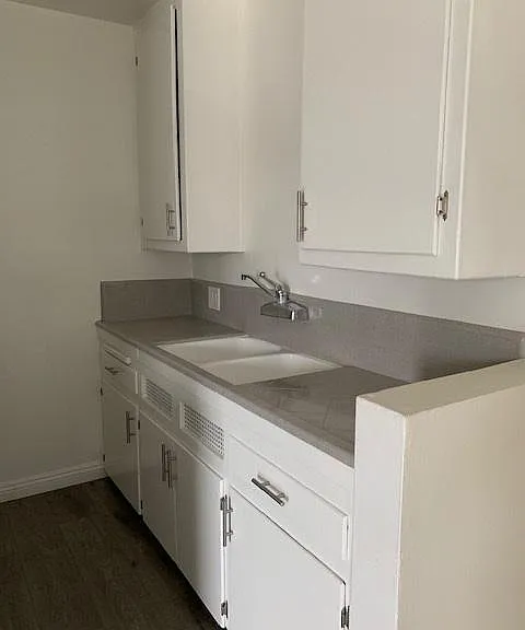 10700 Francis Pl #8 — Photo 6