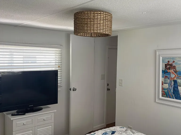 11330 S Indian River Dr #11 — Photo 10