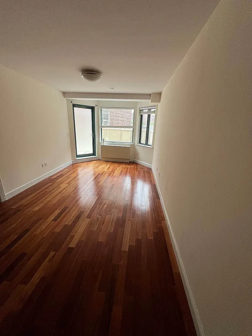 8330 Kew Gardens Rd — Photo 4